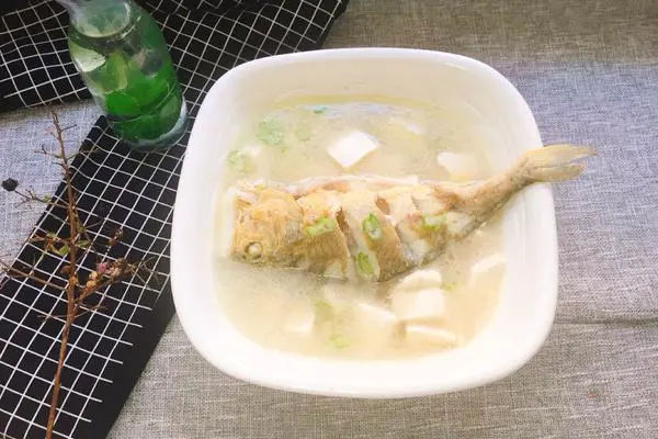 黄鱼炖豆腐