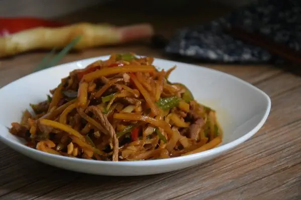 仔姜炒肉丝