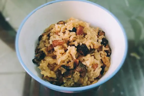 香菇腊肠焖饭
