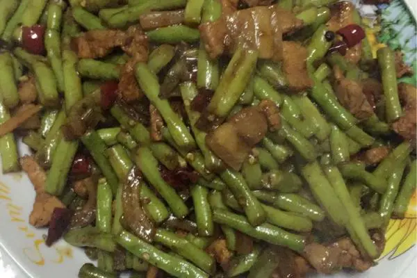 豆角炒肉