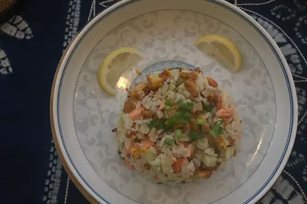 三文鱼鸡蛋炒饭