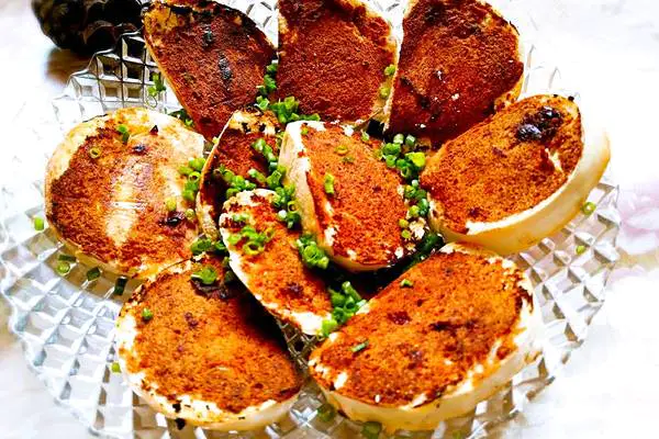 豆腐乳烤馒头片