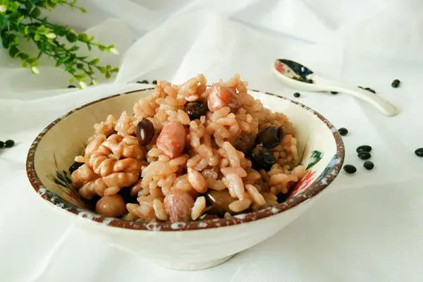 坚果黑豆饭