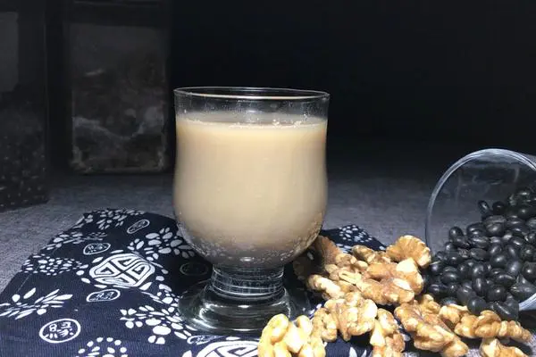 核桃芝麻黑豆浆