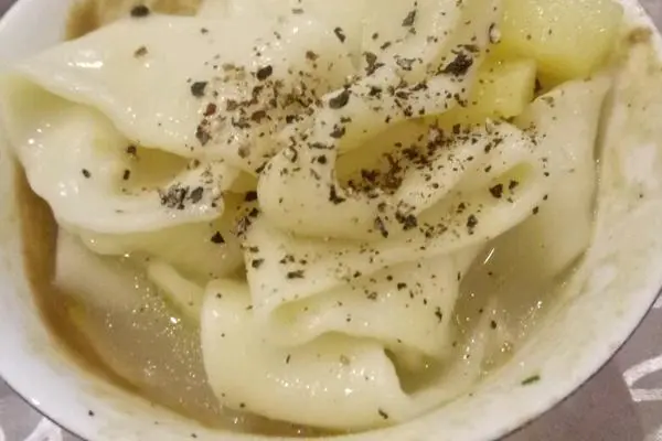 热汤手擀面