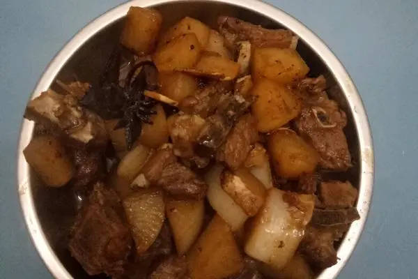 萝卜烧排骨