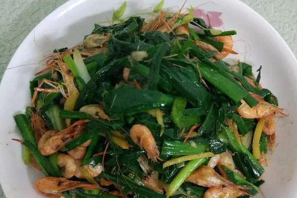 韮菜炒河虾