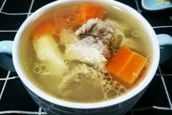 胡萝卜山药排骨汤（12个月宝宝辅食）