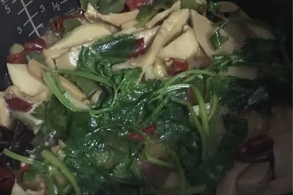 墨鱼汤