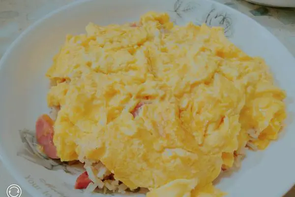 流心蛋包饭