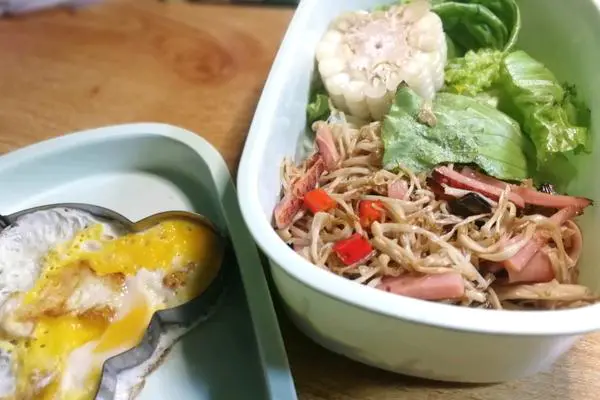 金针菇火腿便当
