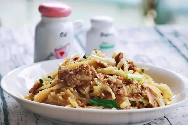 孜然肉片萝卜丝