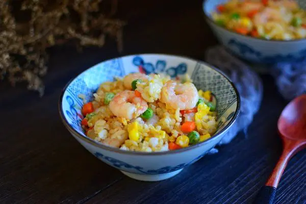 虾仁五彩炒饭