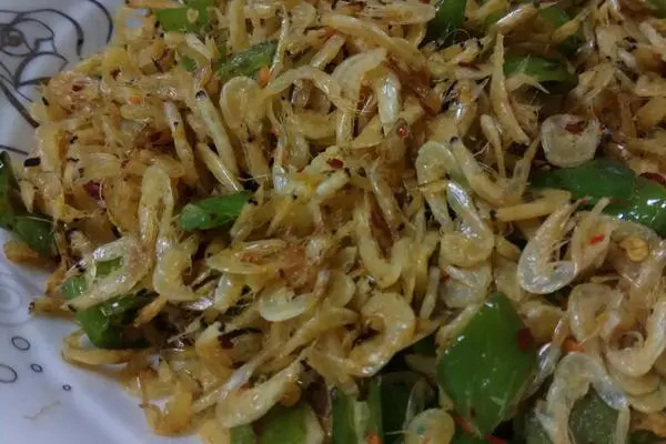 青椒炒虾皮