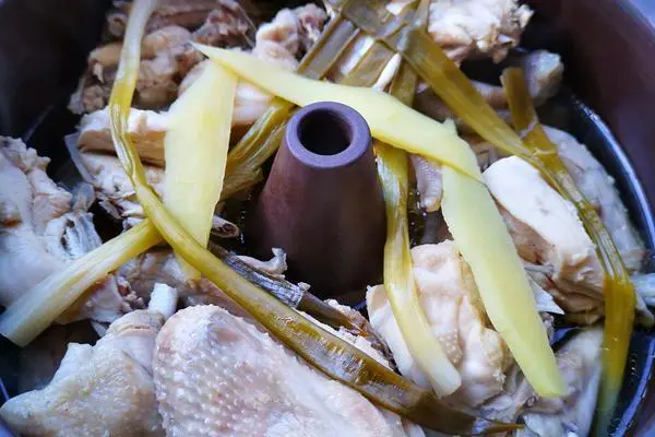 汽锅鸡（清蒸）