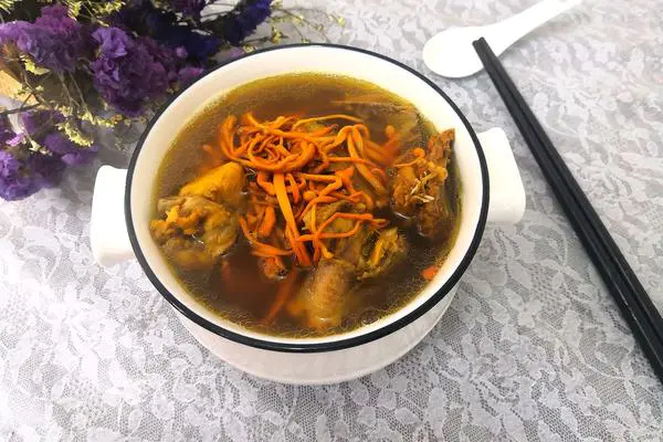 虫草花鸡汤