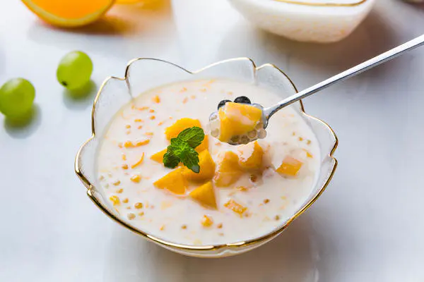 Q弹剔透的芒果西米露