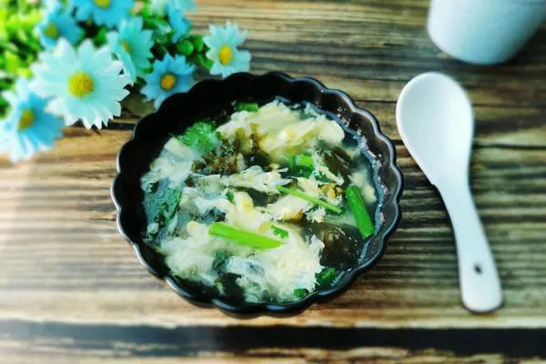 虾皮紫菜蛋花汤