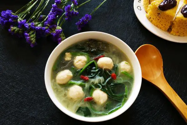 菠菜丸子粉丝汤