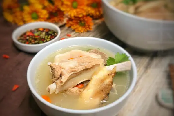 当归炖羊肉
