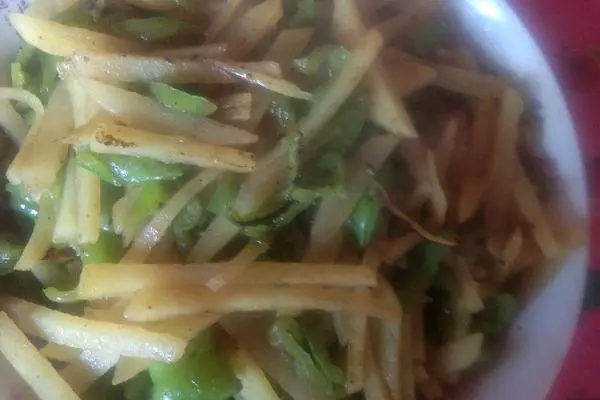 土豆炒青椒