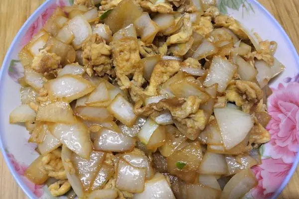 超简单又下饭的圆葱（洋葱）炒鸡蛋