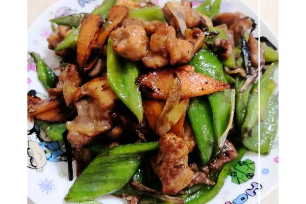 辣椒炒鸡腿肉