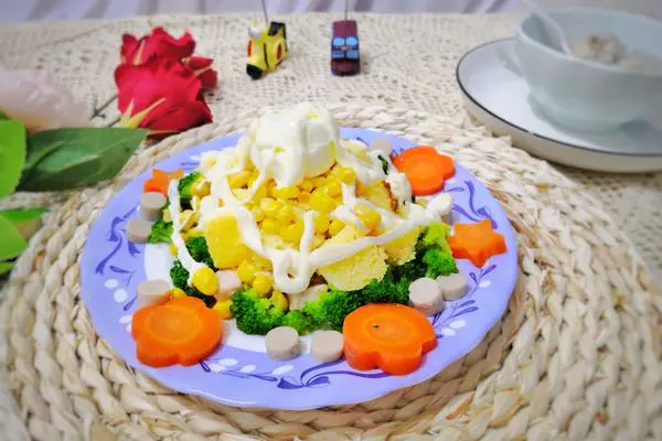 鸡胸肉吐司沙拉