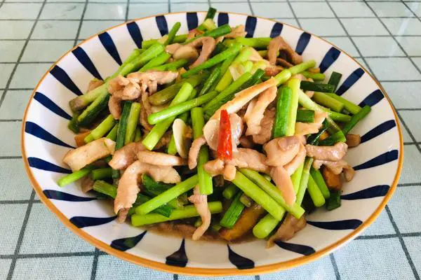 蒜苔豆干炒肉丝