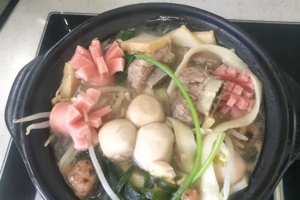 砂锅排骨刀削面