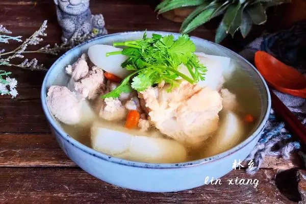 棒骨萝卜汤