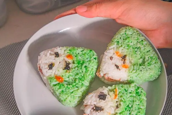 轻食健康 金枪鱼饭团