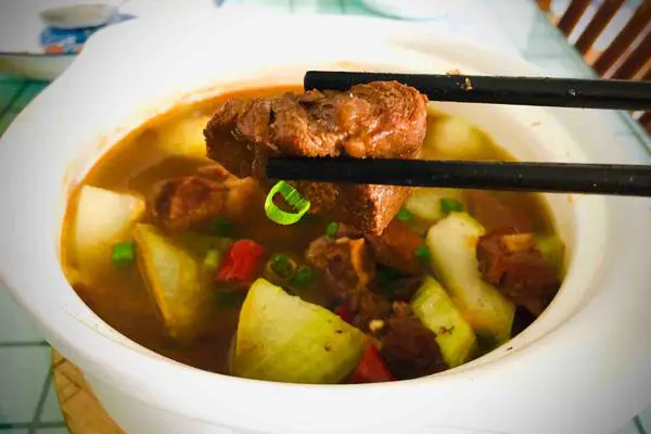 砂锅红烧牛腩炖冬瓜