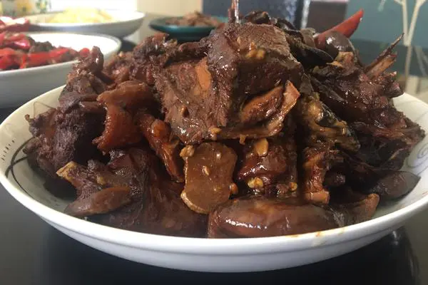 闷鸭