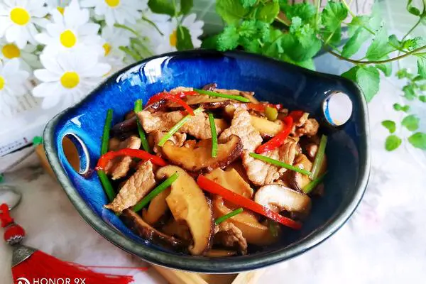 香菇炒肉片