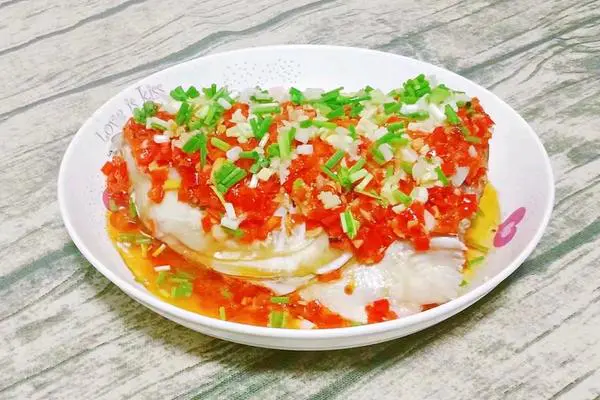 剁椒蒸鱼头