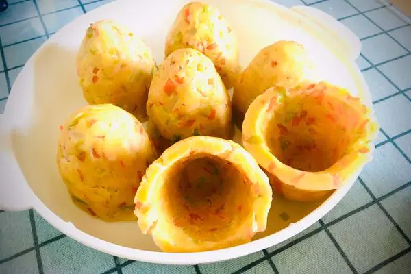 蔬菜玉米面窝窝头