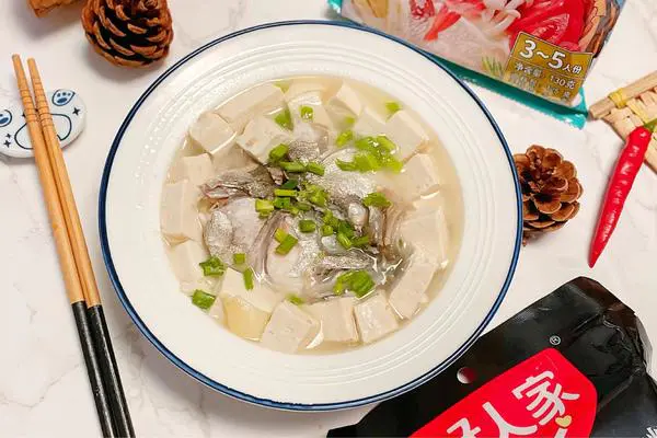 鱼头豆腐汤