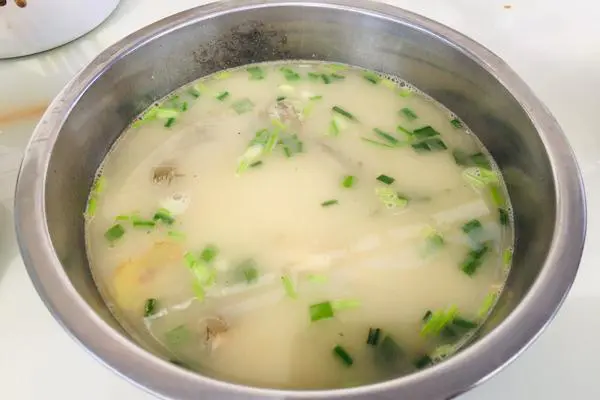 香葱鲫鱼汤