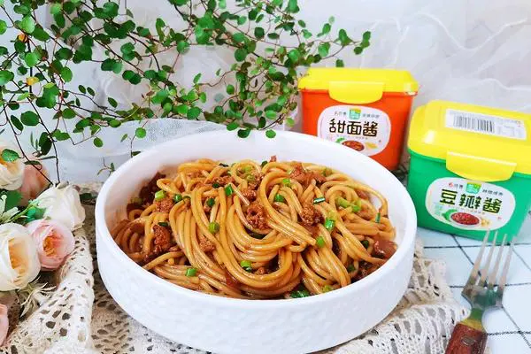 茄子肉酱拌面