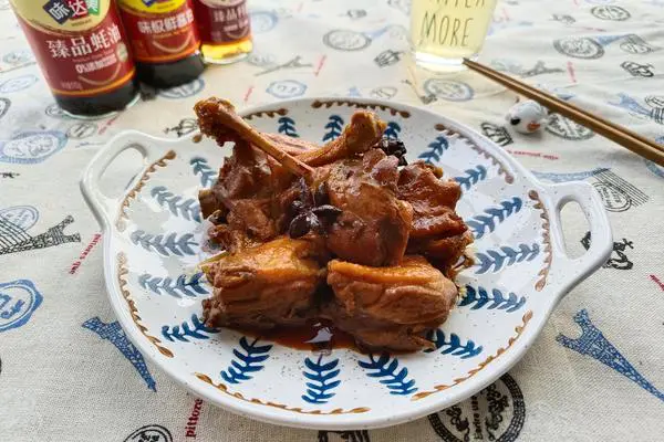 不加一滴水的酱焖鸭腿