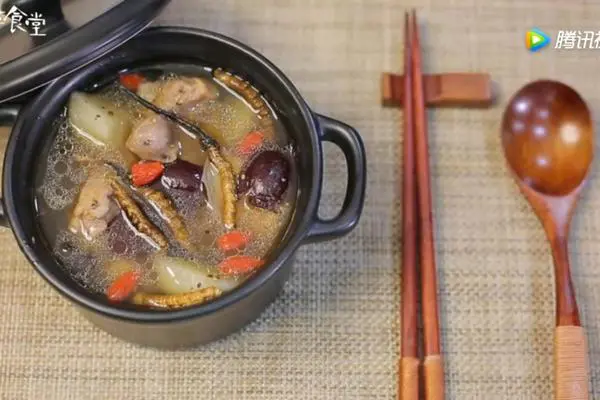 冬虫夏草炖羊肉
