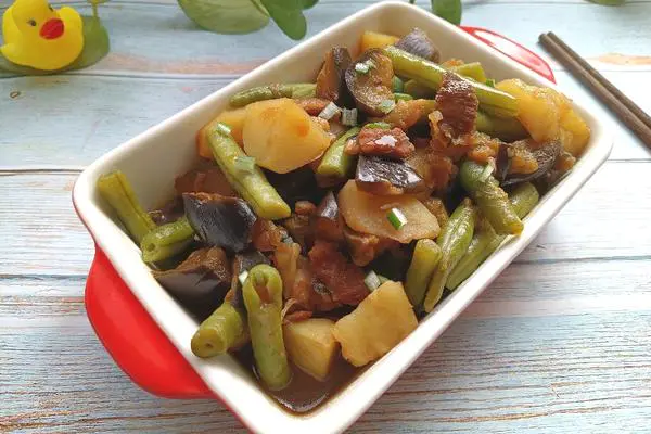 土豆茄子炖豆角
