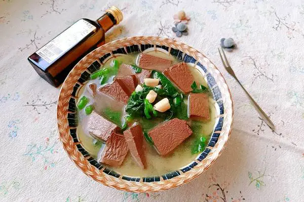 鸭血菠菜汤