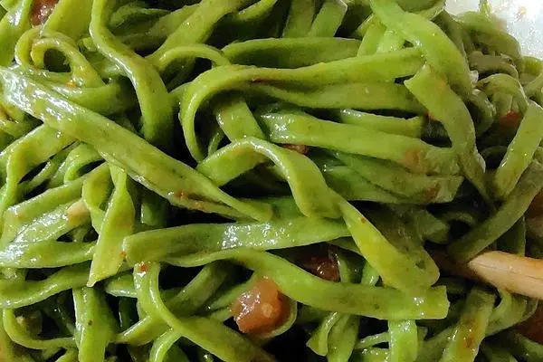 菠菜凉面