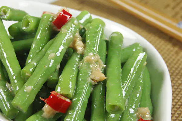 蒜香腐汁豆角