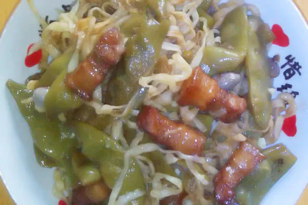 油豆角五花肉焖面