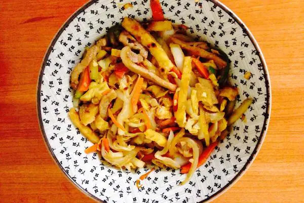 酸辣蔬菜鸡蛋炒饼