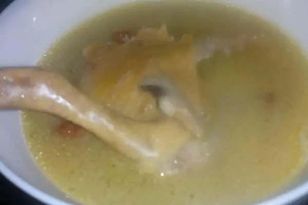 当归枸杞鸽子汤