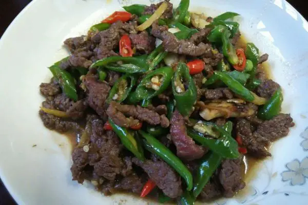 尖椒炒牛肉